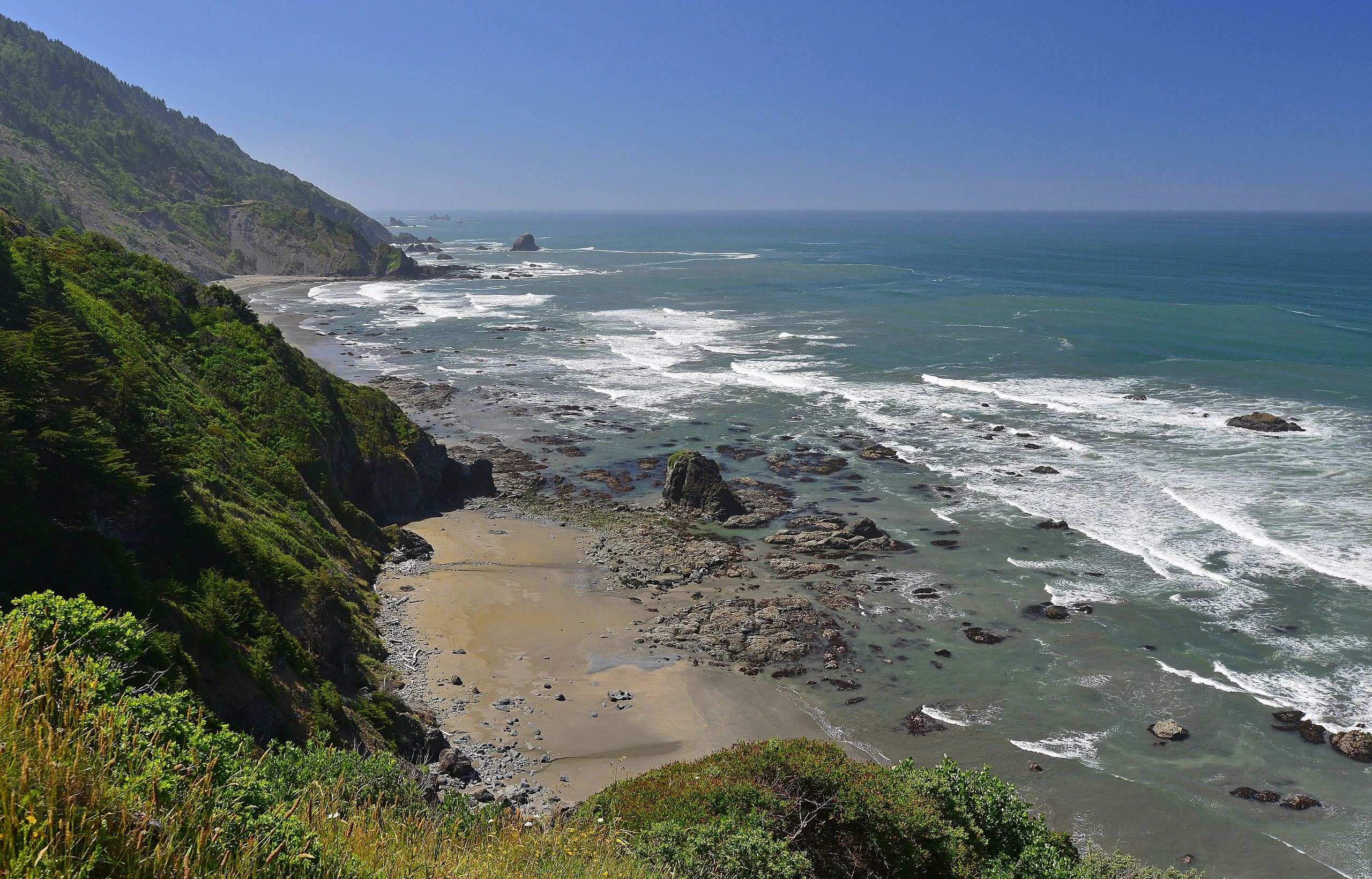Enderts Beach as seen from Crescent Beach Overlook (5fe39c25-1dd8-b71b-0be1-44fd956faf7b)
