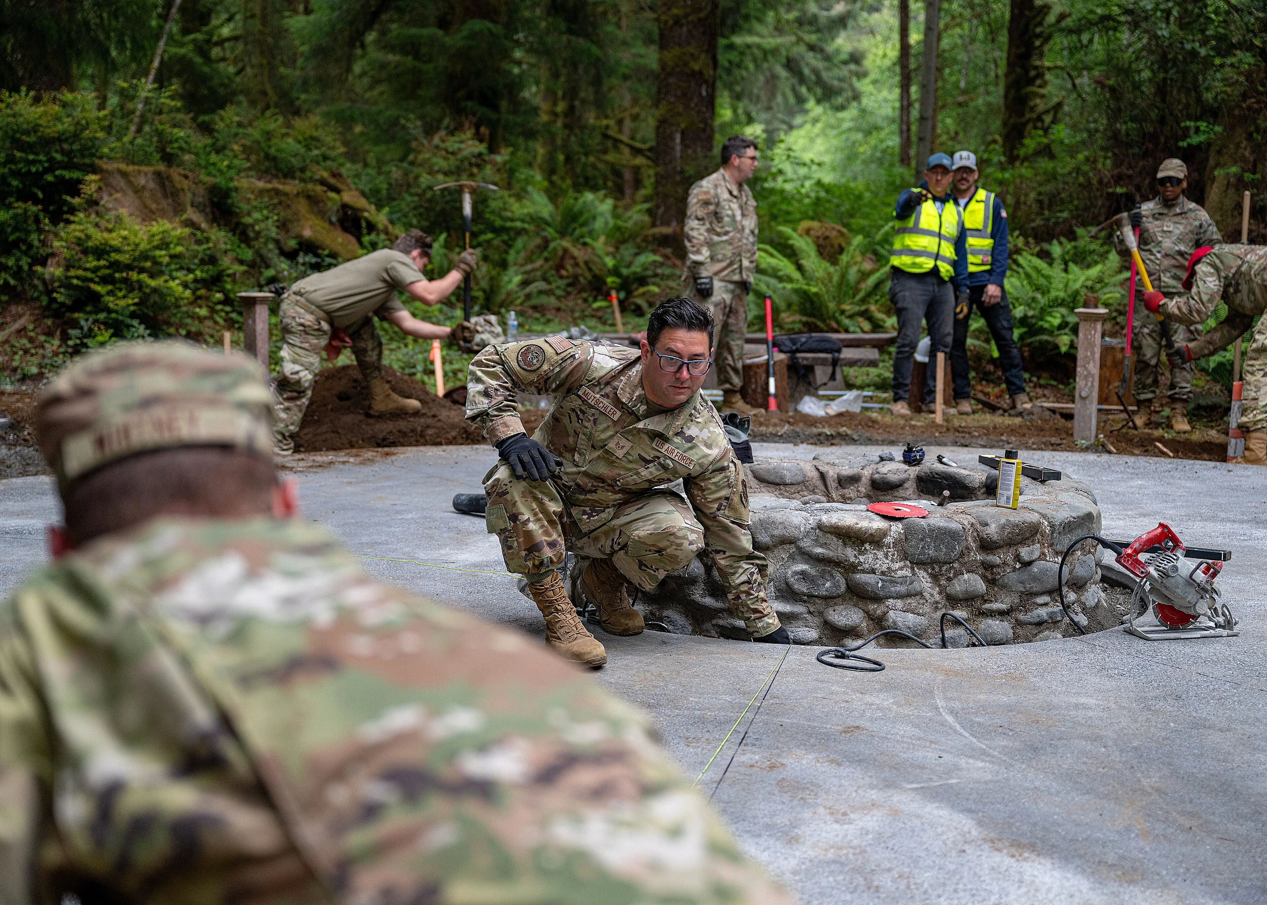 Citizen Airmen restore Redwood facilities during Innovative Readiness Training (9109778)