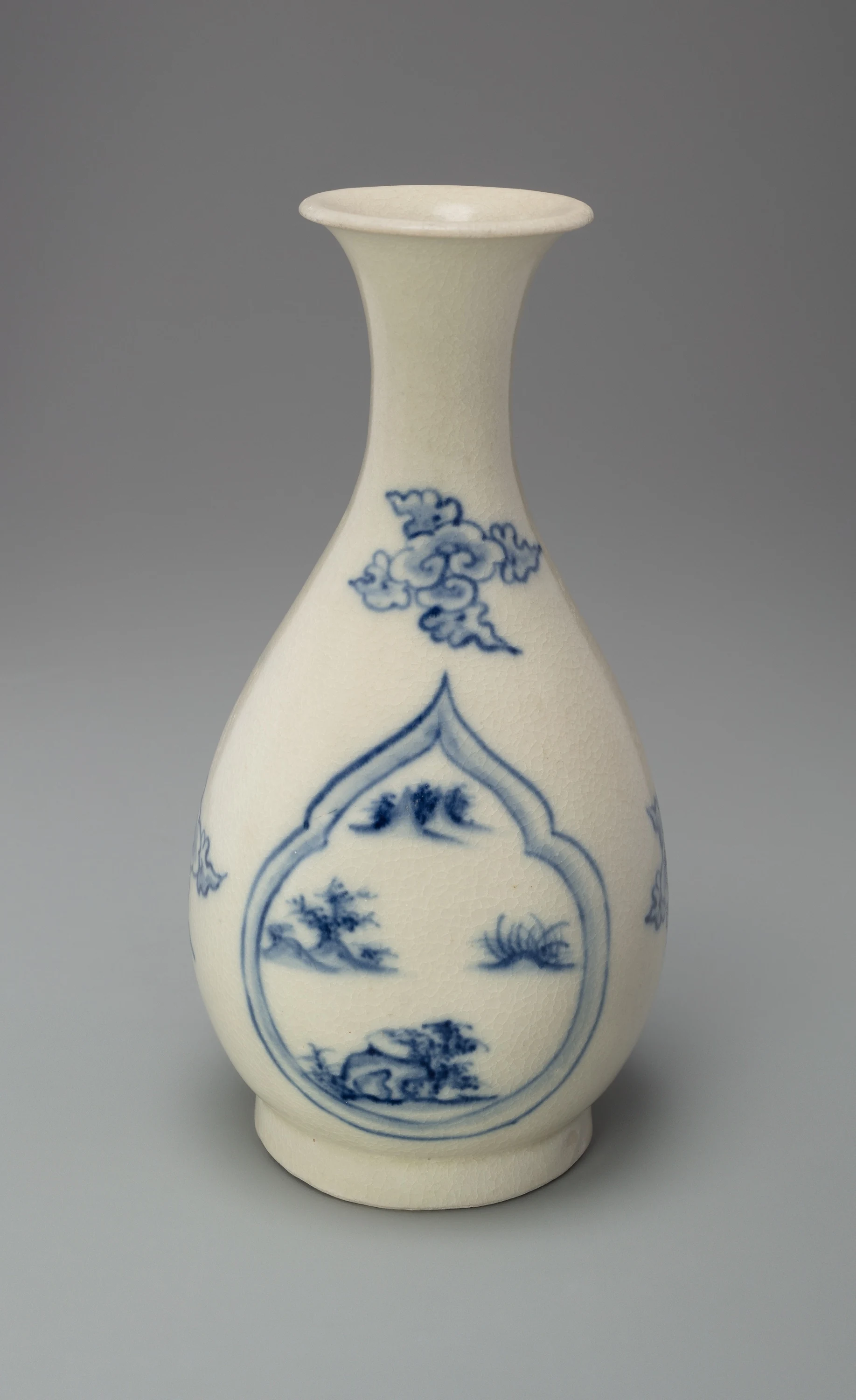 Pear-Shaped (Yuhuchun) Bottle with Everted Lip