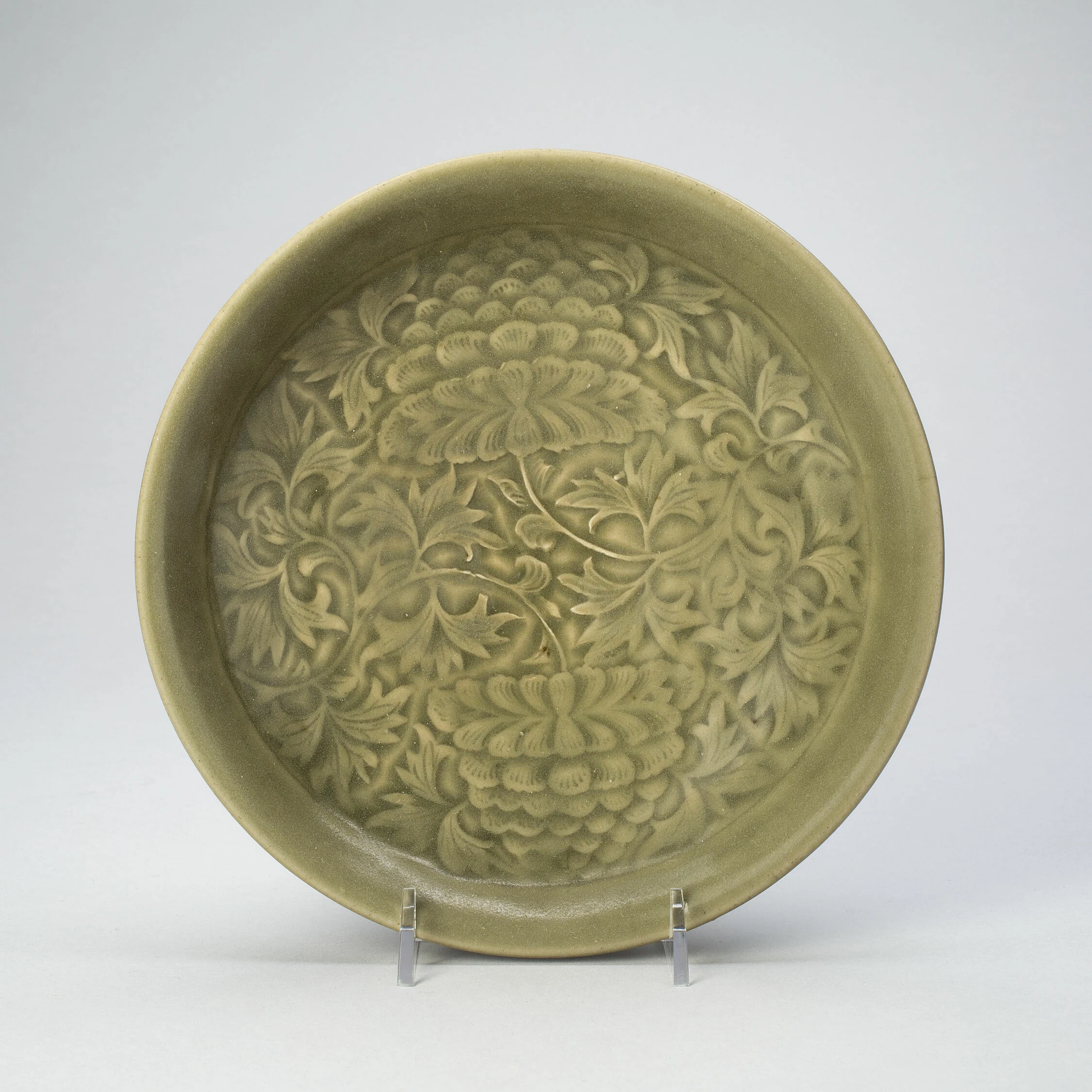 Dish with Peony Scroll