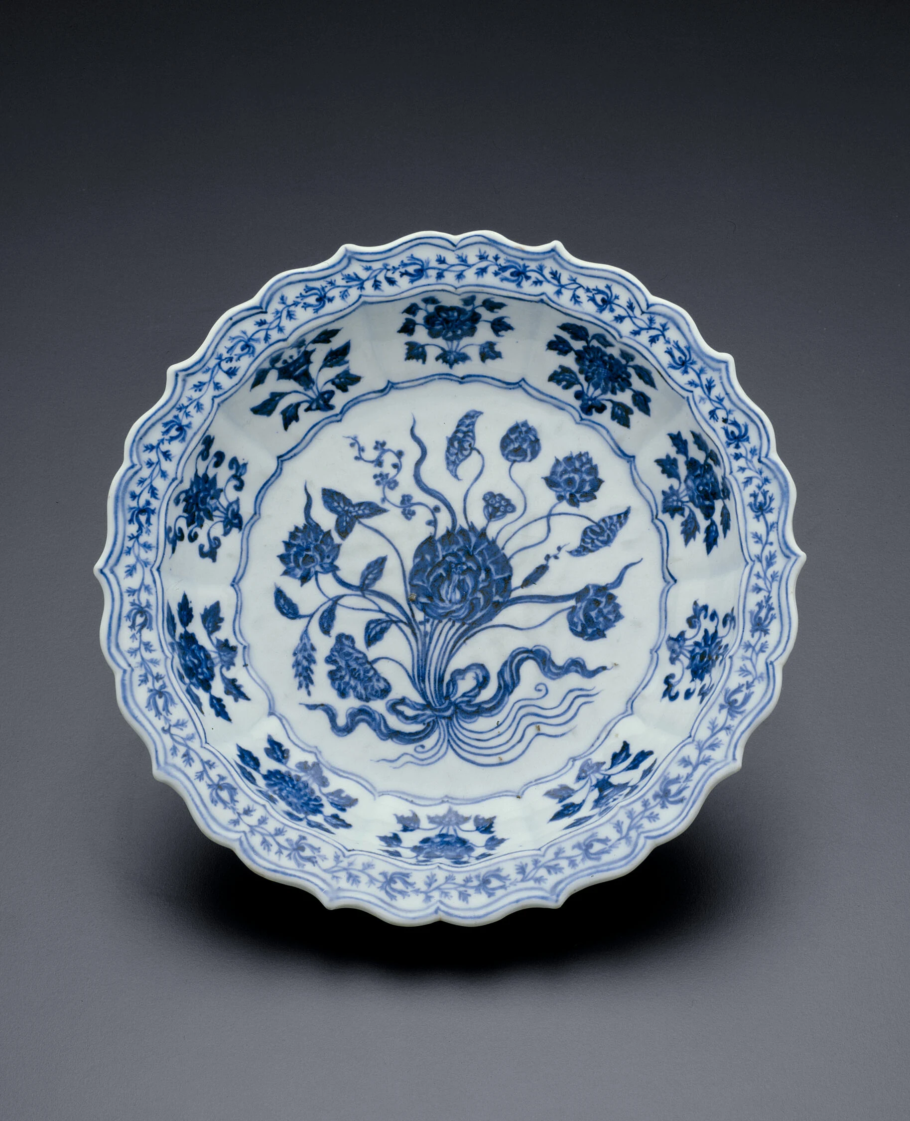 Lobed Dish with Bouquet of Lotus and Saggitaria