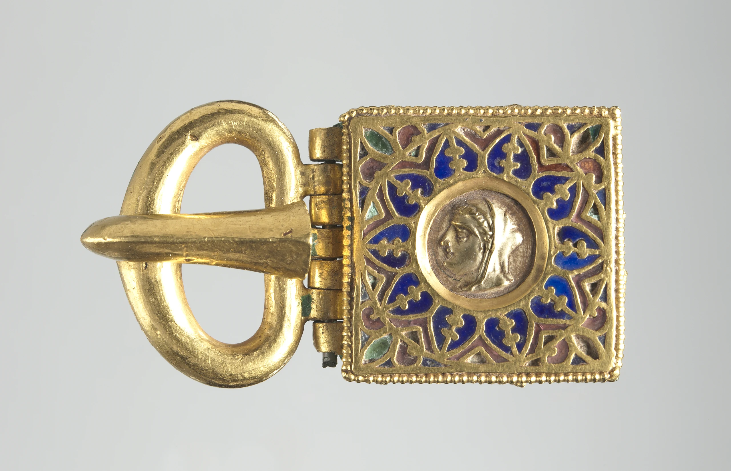 Buckle with Embossed Head in Profile