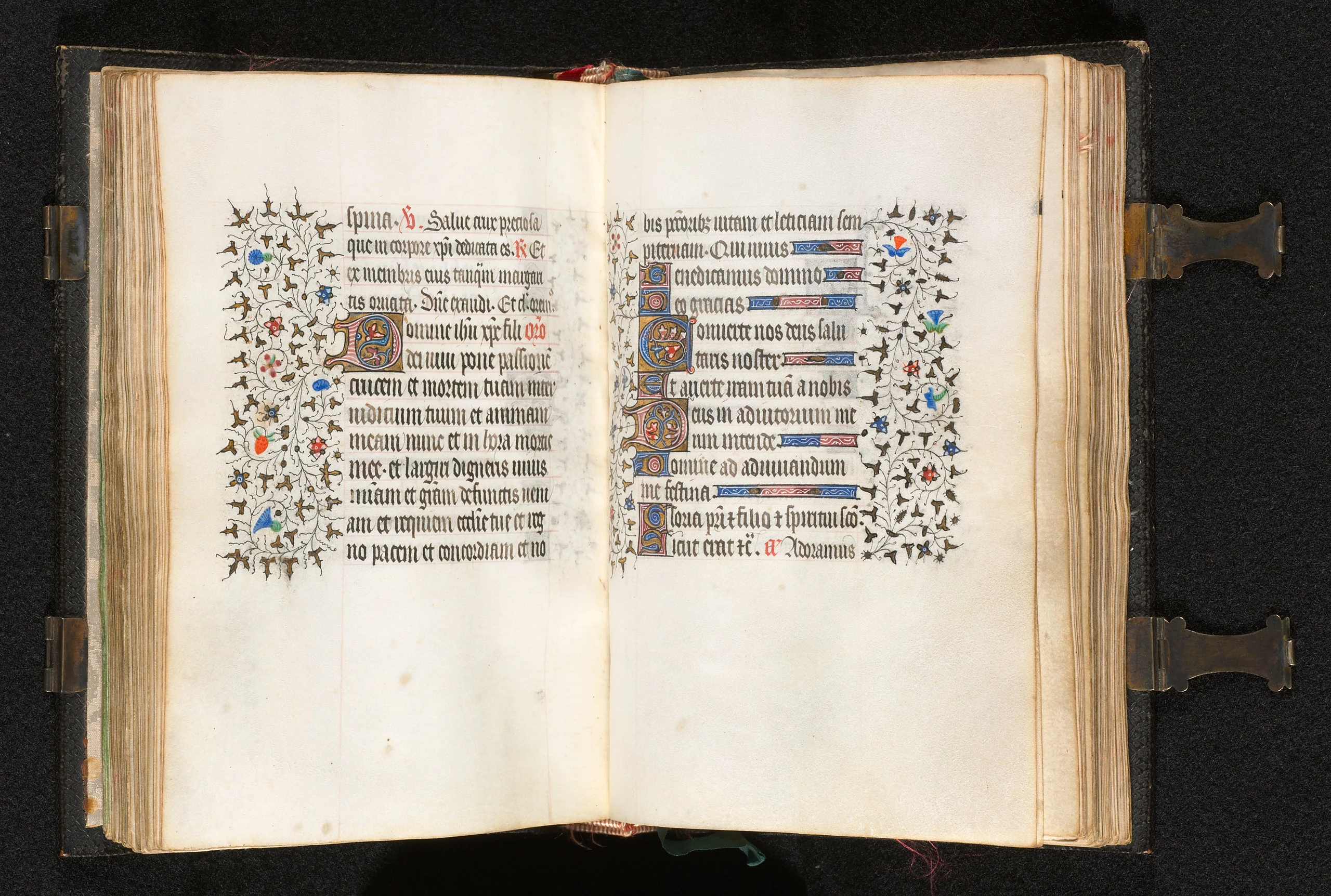 Book of Hours (Use of Paris): Fol. 106r, Multiple Initials with Decorated Border