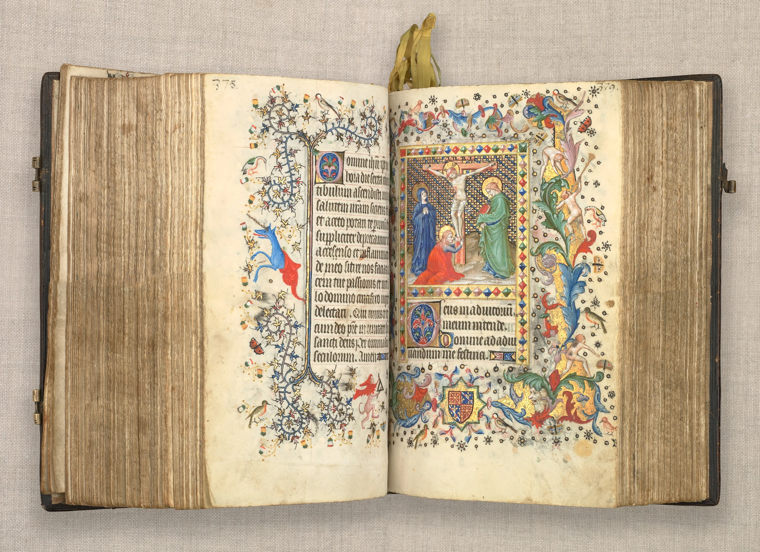 Hours of Charles the Noble, King of Navarre (1361-1425): fol. 185r, Crucifixion