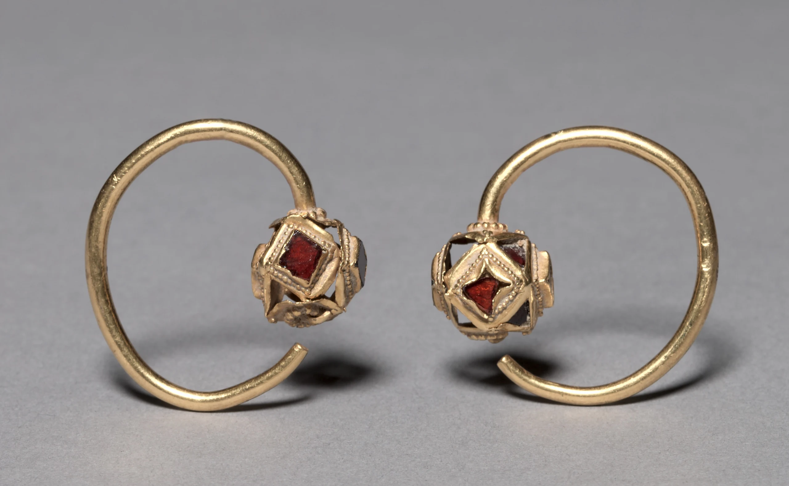 Earrings (pair)