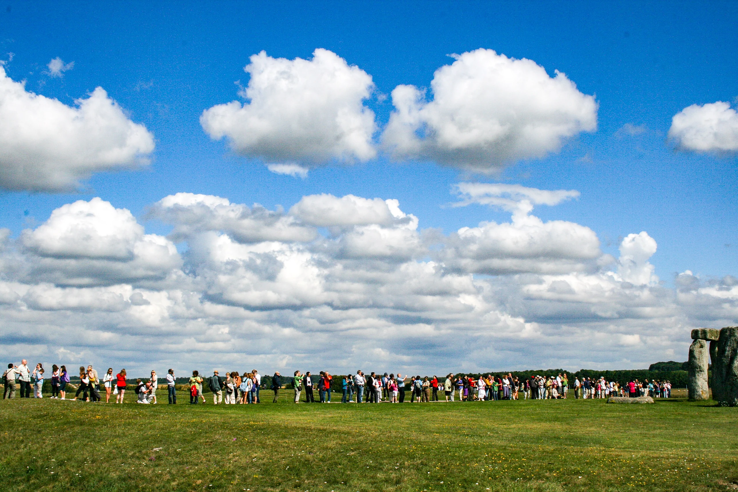 at Stonehenge 09 - visitors standing in line