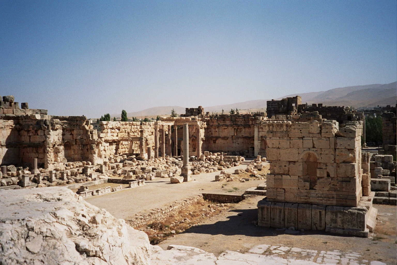 Baalbek Ruins (48709899)