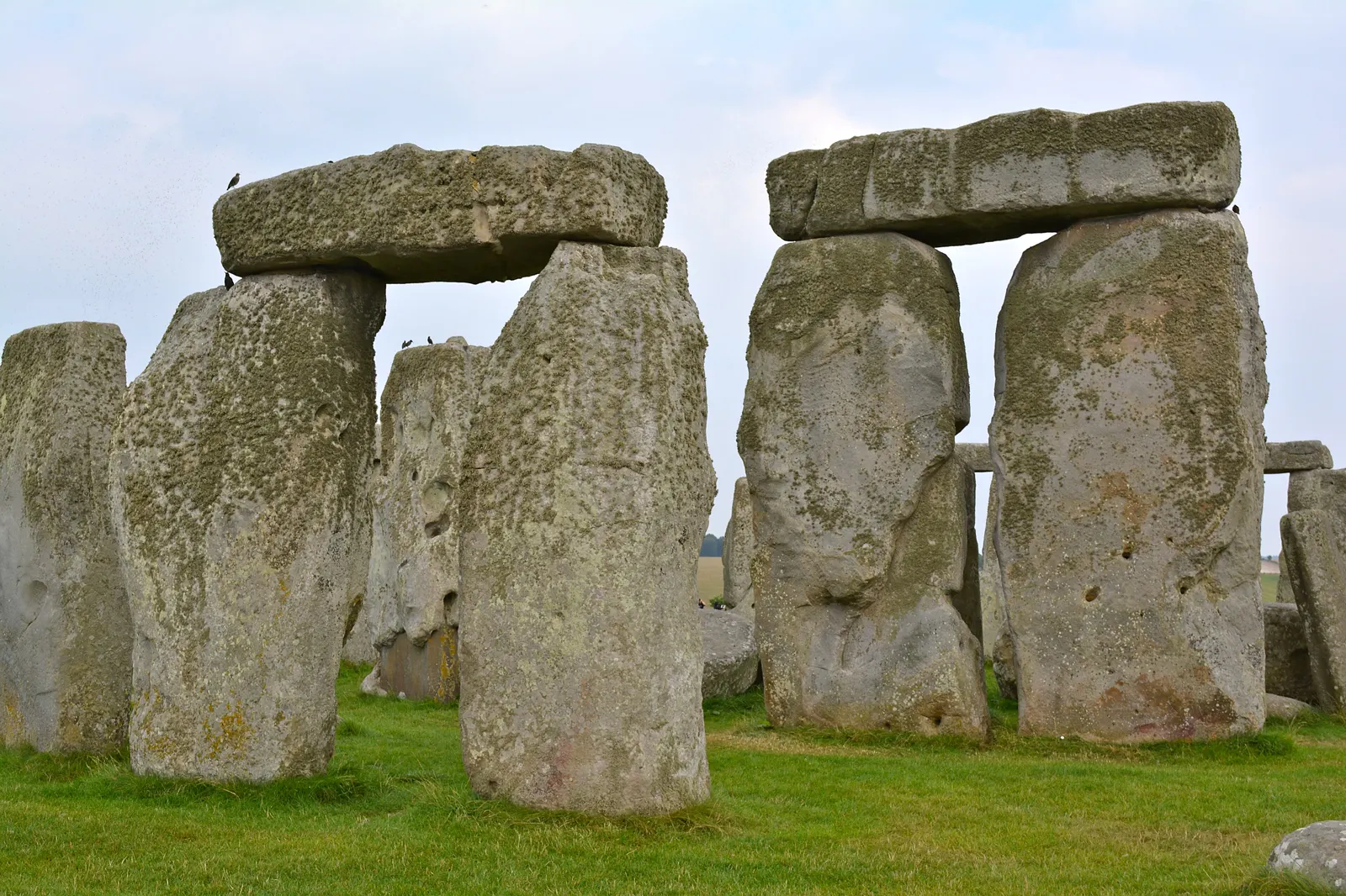 2 trilithons at Stonehenge