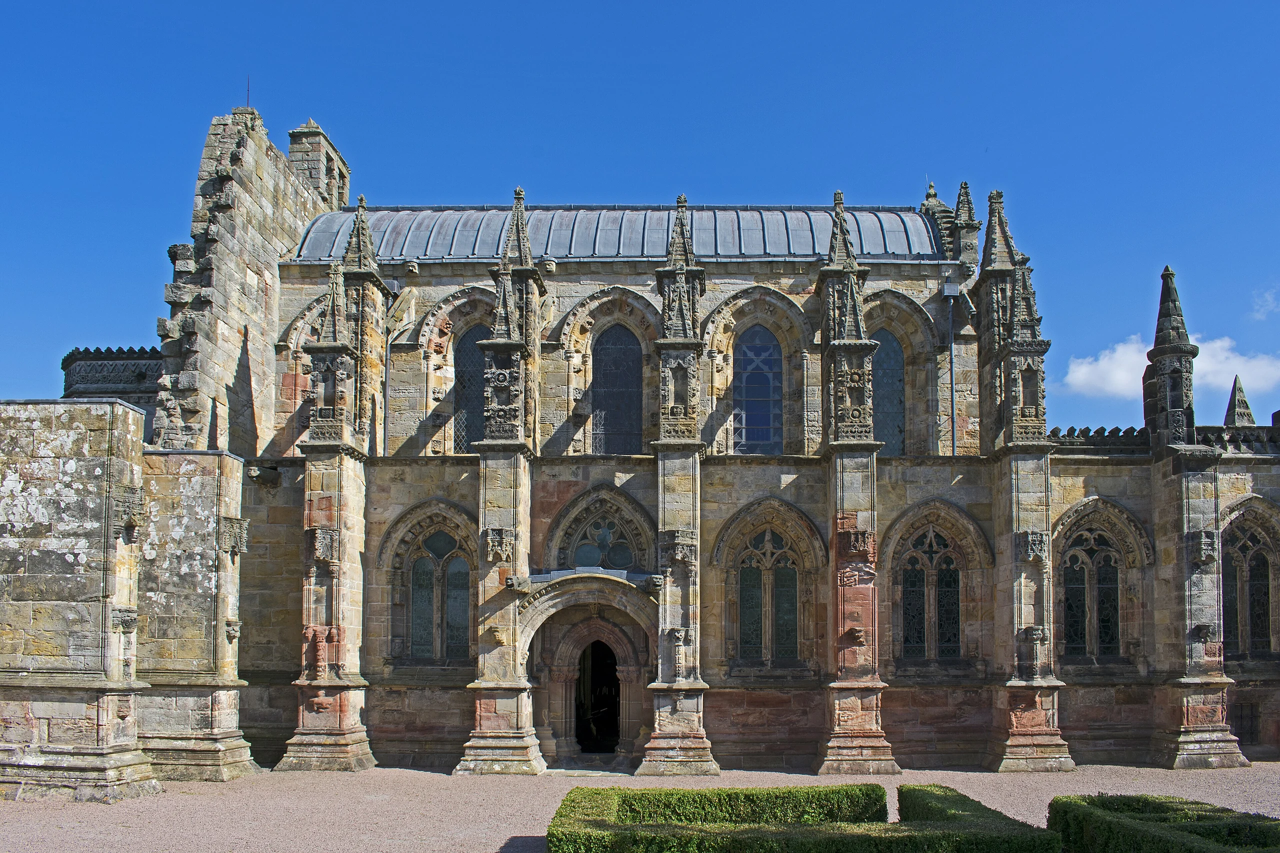 Roslin Rosslyn Chapel seen from the south