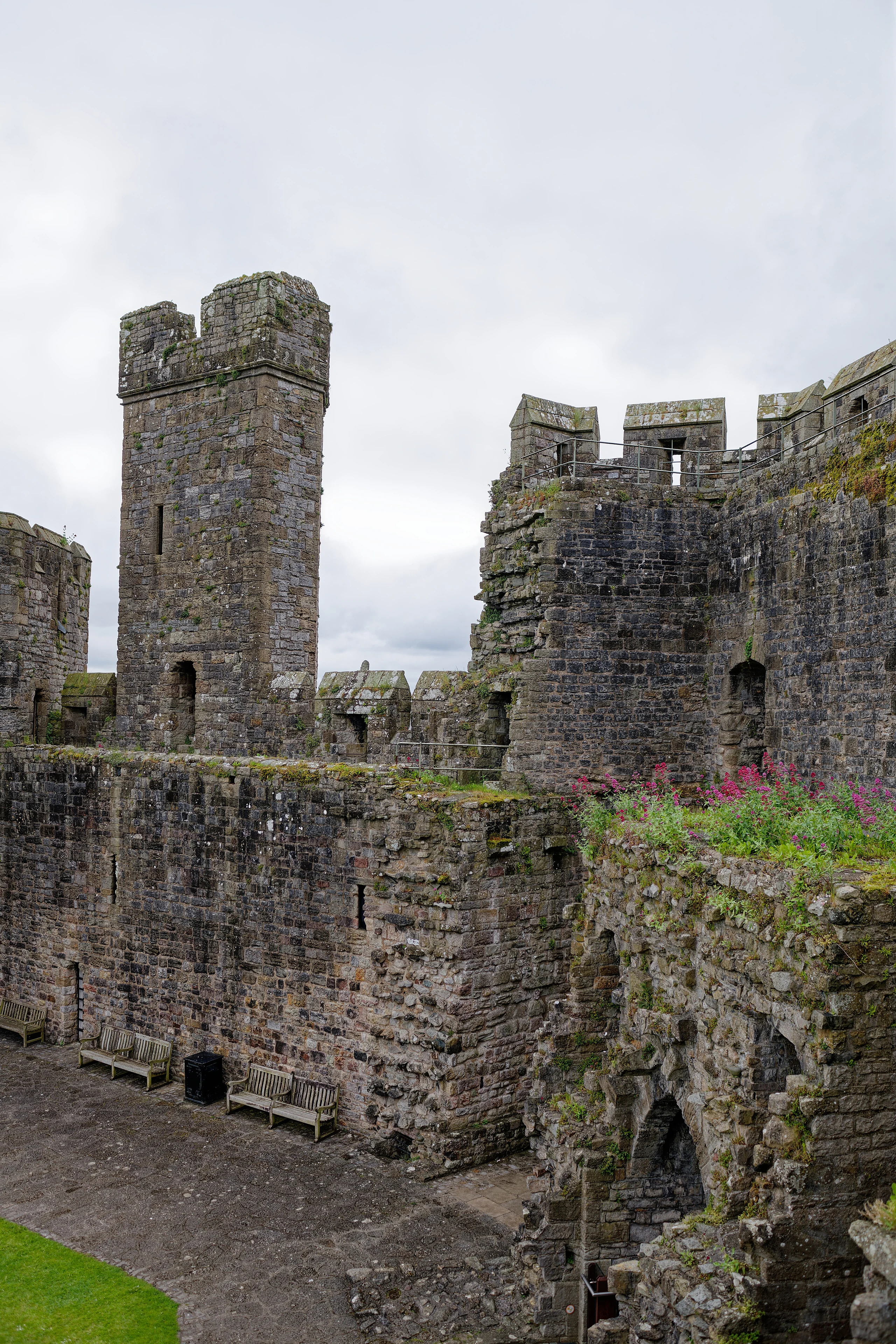 Caernarfon Castle, Queen's Gate