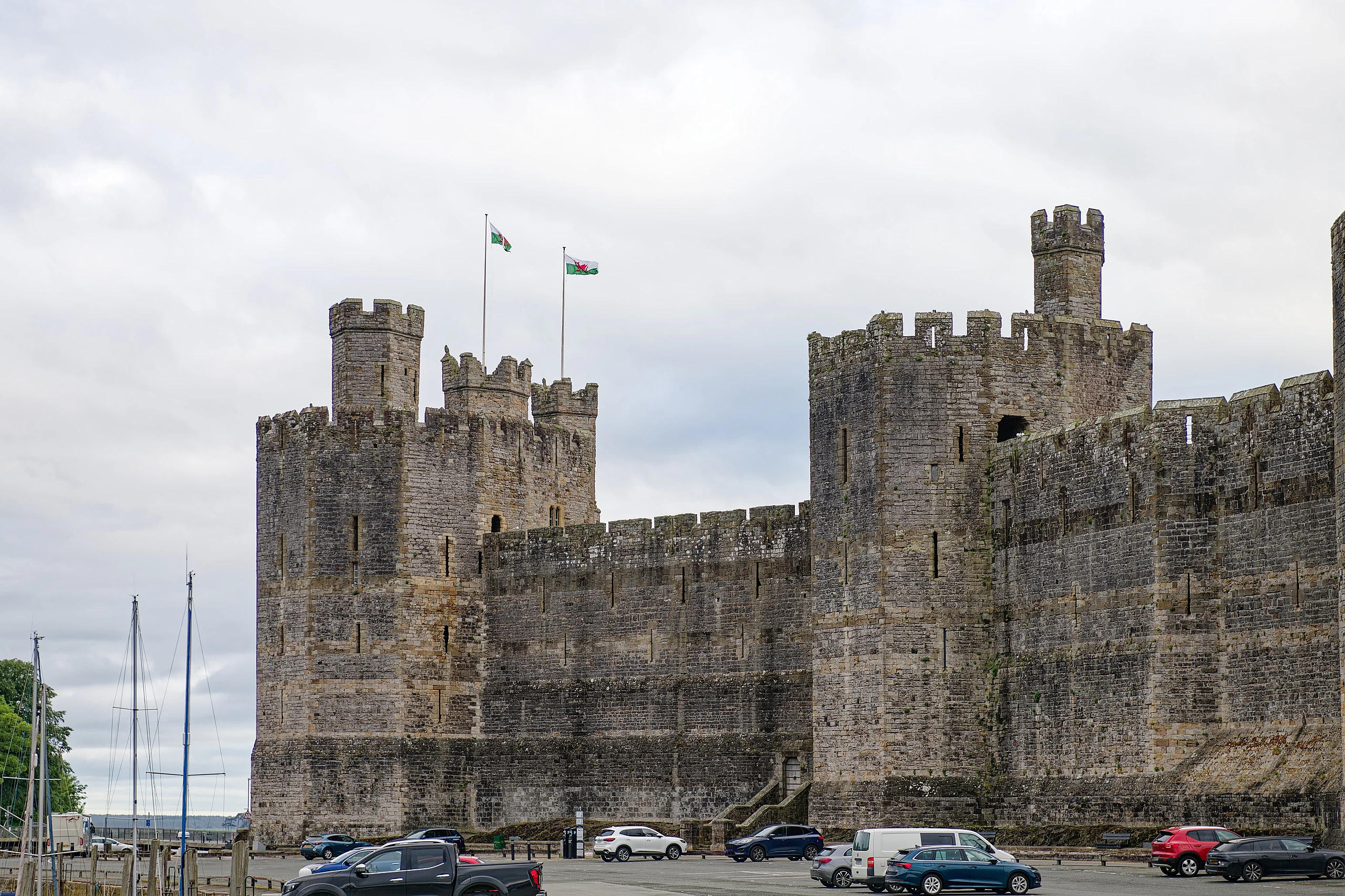 Caernarfon Castle, Queen's Tower, Chamberlain Tower