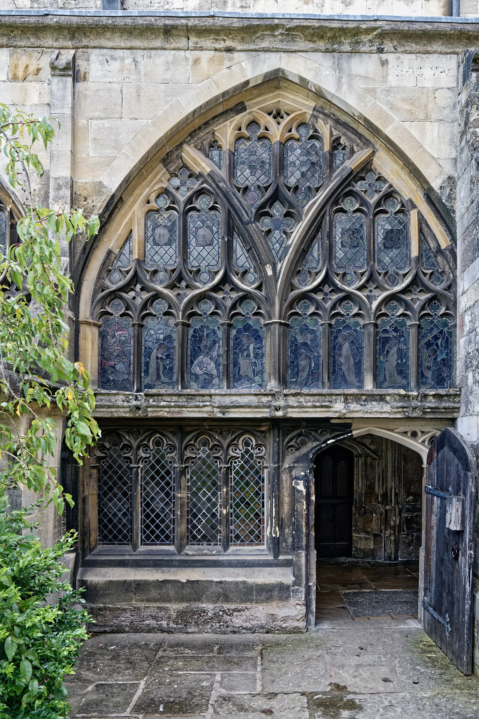 Cathedral Church of St Peter and the Holy and Indivisible Trinity, Cloister Gloucester 1245952