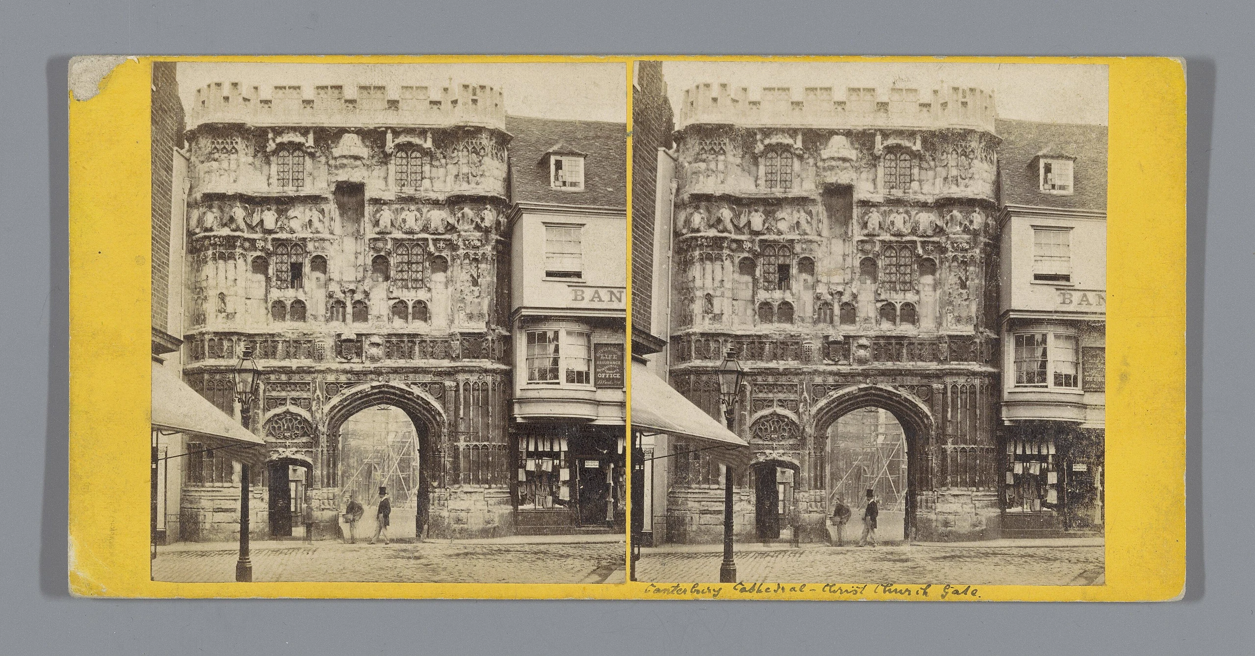 Toegangspoort van de Kathedraal van CanterburyObjecttype: stereofoto Objectnummer: RP-F-F04686Opschriften / Merken: o