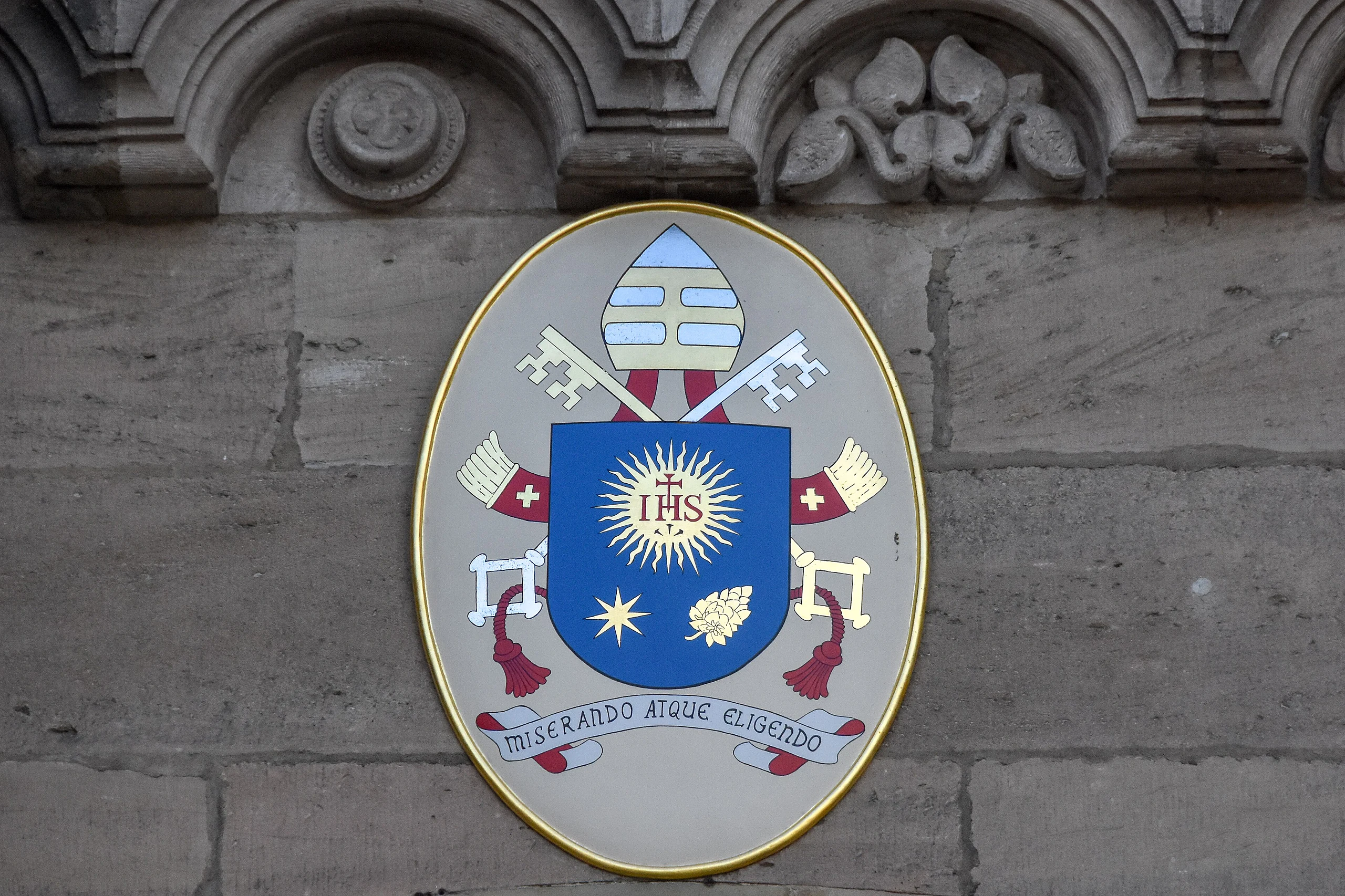 341-Wappen Bamberg Dom-Adamspforte