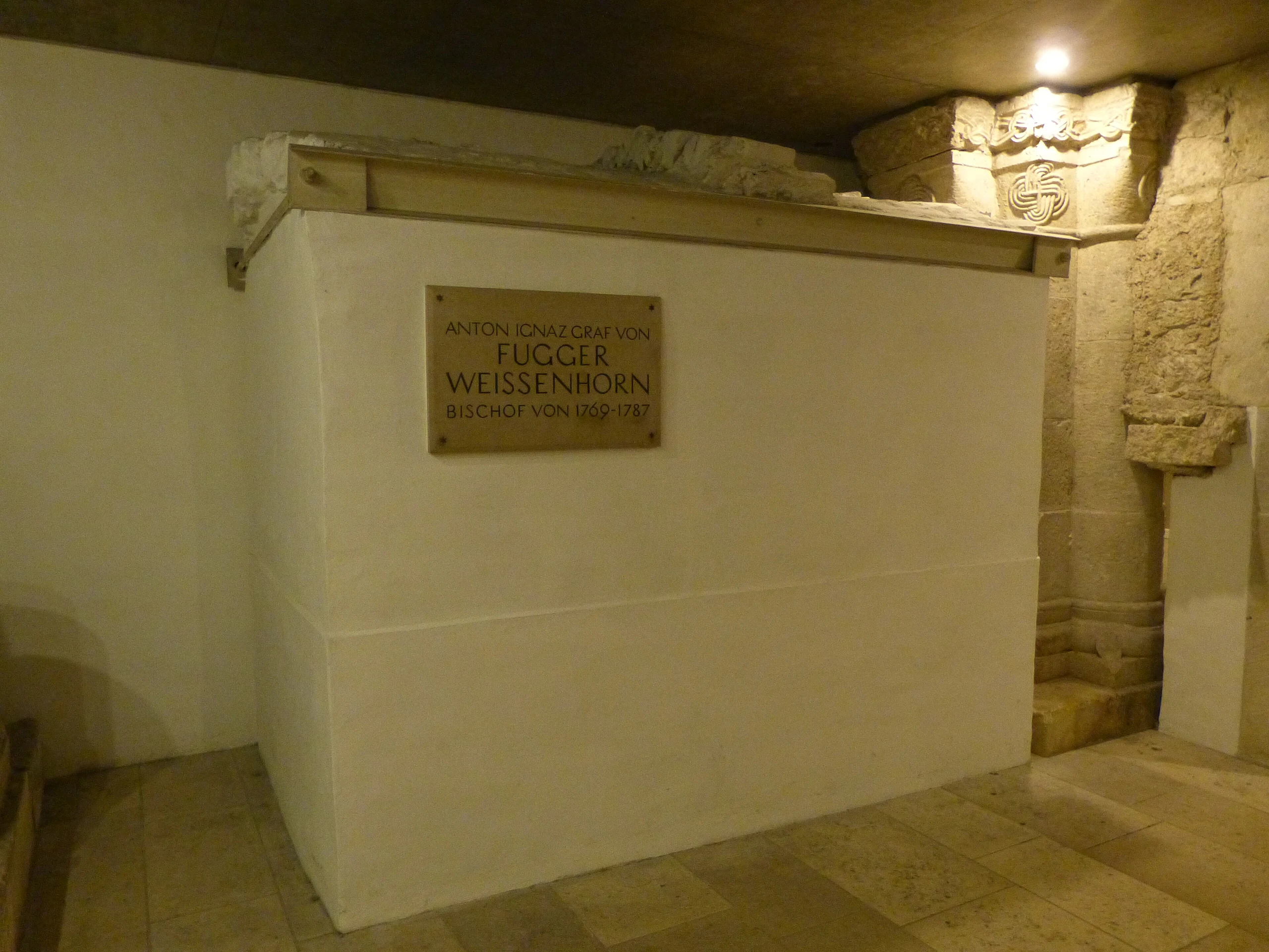 Grabmal Regensburger Bischof Anton Ignaz Graf von Fugger Weissenhorn