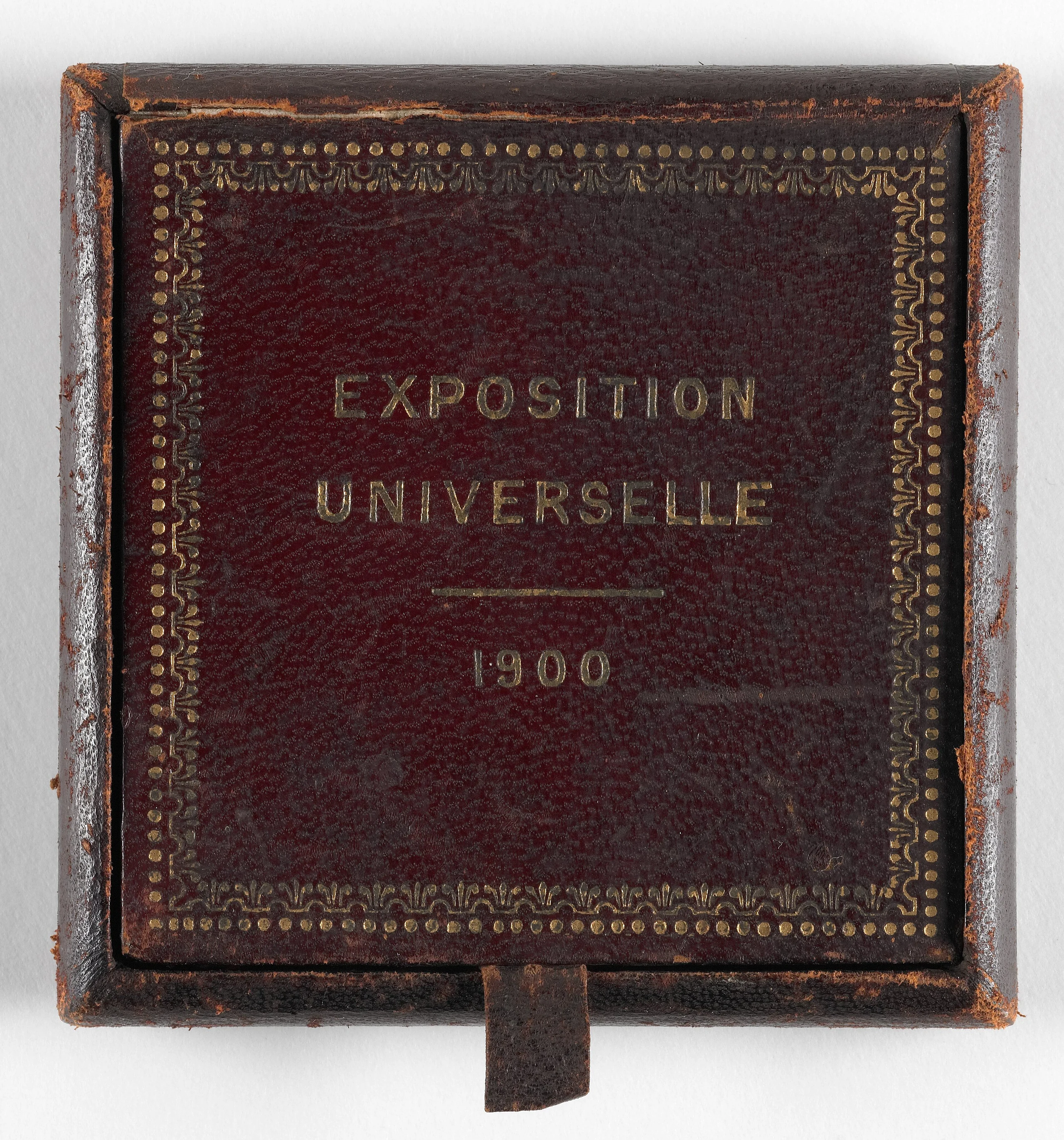 Doos bij prijspenning uitgereikt aan Bart van Hove op de internationale wereldtentoonstelling te Parijs, 1900Objectty